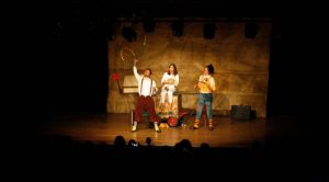 04-22-16-boca-de-cena-cade-aplausos-cia-teatral0127-672x372