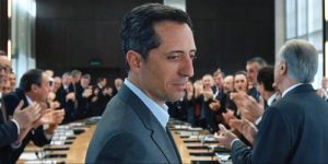 Cena de "O Capital", de Constantin Costa-Gavras (2012)