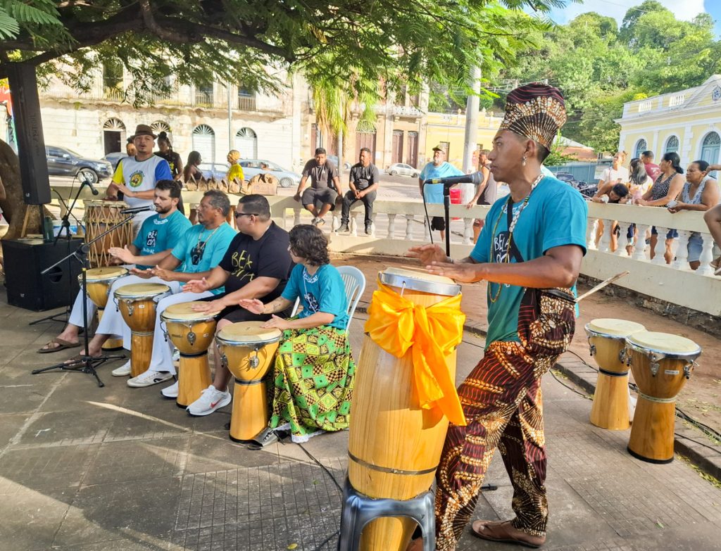 Cultura afro vibra com roda de capoeira e ao som dos atabaques no Festival América do Sul