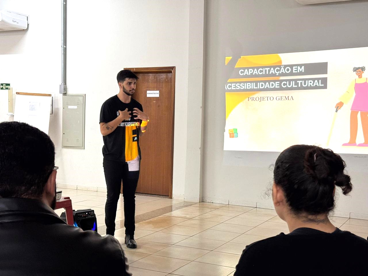 Oficina da Fundação de Cultura reforça cidadania com atendimento inclusivo Oficina da Fundação de Cultura reforça cidadania com atendimento inclusivo