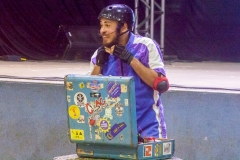 Circo-Le-Chapeau-O-incrivel-atirador-de-facas-122