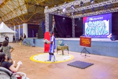Circo-Le-Chapeau-O-incrivel-atirador-de-facas-127