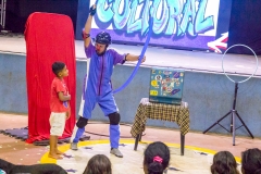 Circo-Le-Chapeau-O-incrivel-atirador-de-facas-140