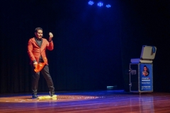 Espetaculo-Circo-Interacoes-Magicas-com-Ilusionista-Thiper-Thiago-Caboclo-09541