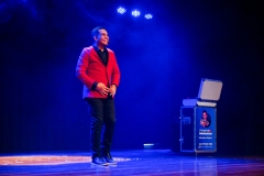 Espetaculo-Circo-Interacoes-Magicas-com-Ilusionista-Thiper-Thiago-Caboclo-09547