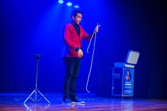 Espetaculo-Circo-Interacoes-Magicas-com-Ilusionista-Thiper-Thiago-Caboclo-09595
