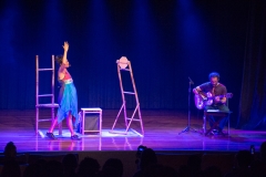 Espetaculo-Teatral-Aquele-Aquela-Menos-Ela-Liz-Natali-Soria-2502