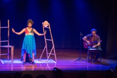 Espetaculo-Teatral-Aquele-Aquela-Menos-Ela-Liz-Natali-Soria-2504