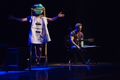 Espetaculo-Teatral-Aquele-Aquela-Menos-Ela-Liz-Natali-Soria-2537