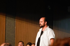 Espetaculo-Teatral-EPQVME-–-Eu-Preciso-Que-Voces-Me-Escutem-Andre-Tristao-9406