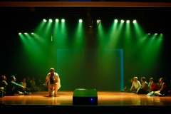 Espetaculo-Teatral-EPQVME-–-Eu-Preciso-Que-Voces-Me-Escutem-Andre-Tristao-9592
