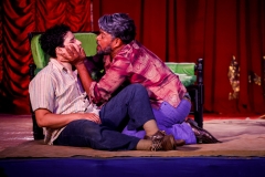 Espetaculo-Teatral-Tesoura-com-Teatral-Grupo-de-Risco-8852