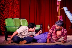 Espetaculo-Teatral-Tesoura-com-Teatral-Grupo-de-Risco-8856