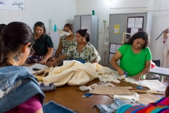 oficina-recriar-upcycling-em-jeans-luiz-gugliatto-fotos-Altair-Santos-7787