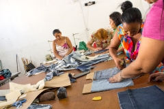 oficina-recriar-upcycling-em-jeans-luiz-gugliatto-fotos-Altair-Santos-7798
