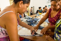 oficina-recriar-upcycling-em-jeans-luiz-gugliatto-fotos-Altair-Santos-7804